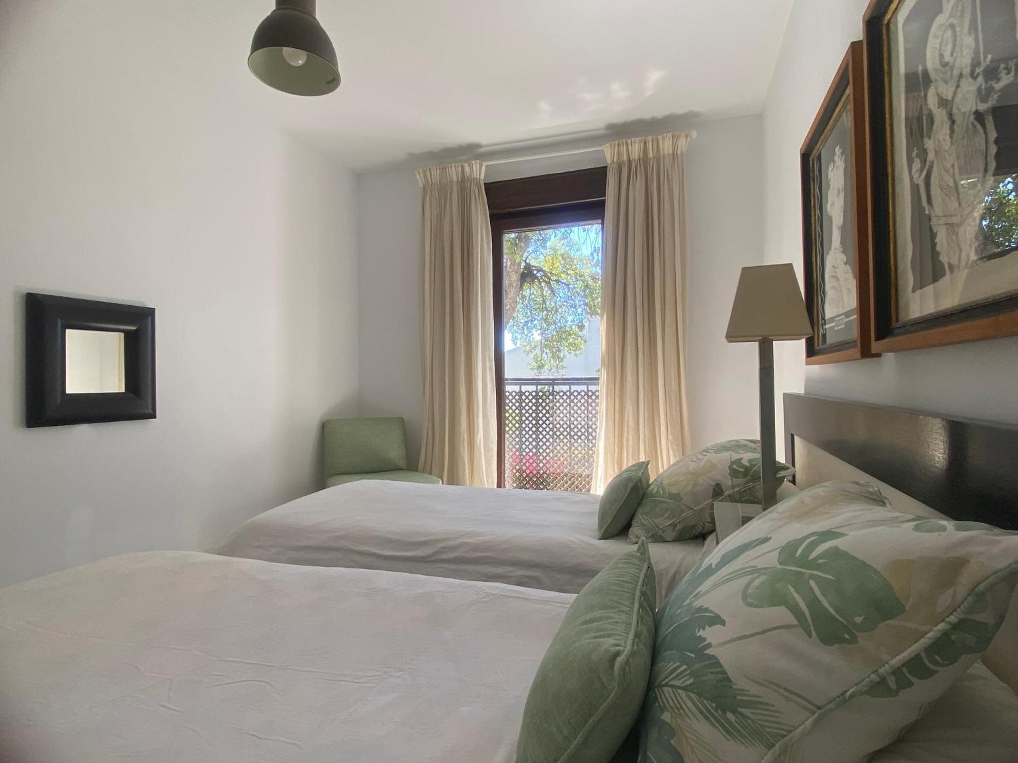 Con Patio Privado Con Barbacoa Y Piscina Cerca De La Playa Holiday home *