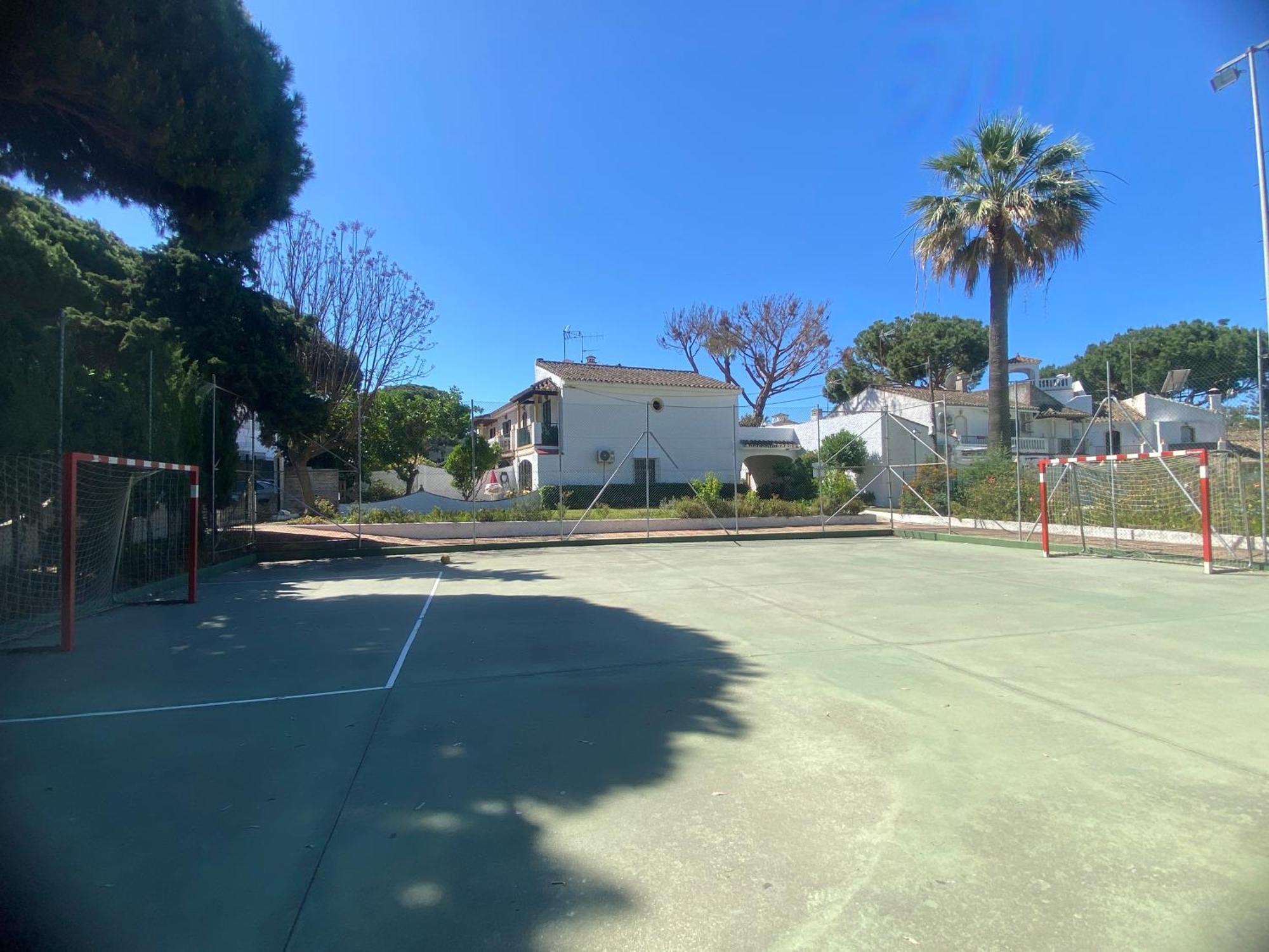 Con Patio Privado Con Barbacoa Y Piscina Cerca De La Playa * Marbella